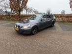 BMW 5-Serie 3.0 525D Touring AUT 2008 Grijs, Auto's, Automaat, Zwart, 2000 kg, Leder