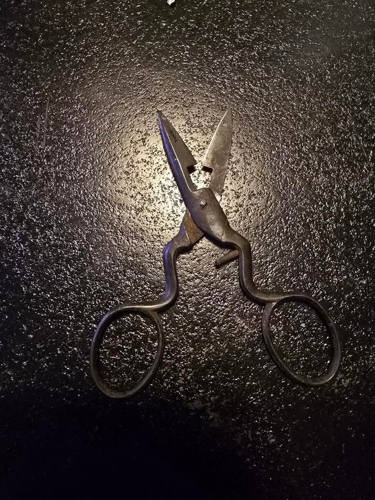 Antiek Solingen knoopsgaten schaartje begin 20ste eeuw €7,50, Antiek en Kunst, Antiek | Gereedschap en Instrumenten, Ophalen of Verzenden