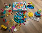 Mega klei pakket play doh +dough go around en barbapappa box, Hobby en Vrije tijd, Ophalen of Verzenden, Zo goed als nieuw, Materiaal