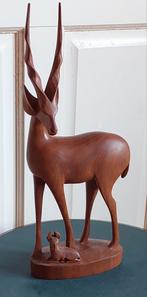 houtsnijwerk antilope met jong, Antiek en Kunst, Ophalen of Verzenden