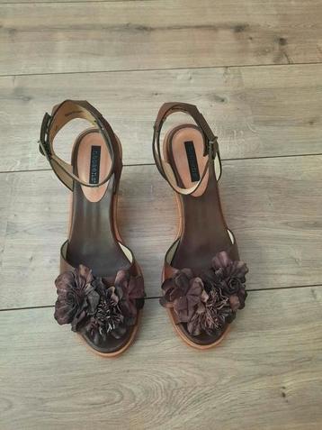 Bijzonder mooie bruine sandalen Neosens mt 40 beschikbaar voor biedingen