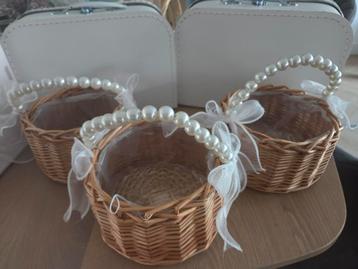Bruidsmeisjes Mandjes, manden, hartjes manden  beschikbaar voor biedingen