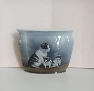 Art Deco Poes met Kittens Friedrich vaas Kaestner ca 1930 beschikbaar voor biedingen