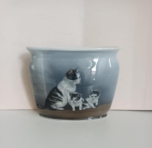 Art Deco Poes met Kittens Friedrich vaas Kaestner ca 1930, Antiek en Kunst, Antiek | Vazen, Verzenden