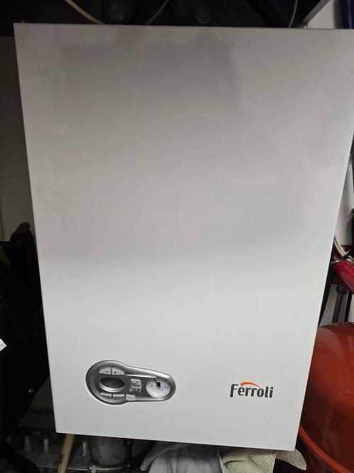 CV combiketel Ferroli Blue sense 4cw4, Doe-het-zelf en Verbouw, Geisers en Boilers, Gebruikt, Onderdeel, Minder dan 20 liter, Ophalen
