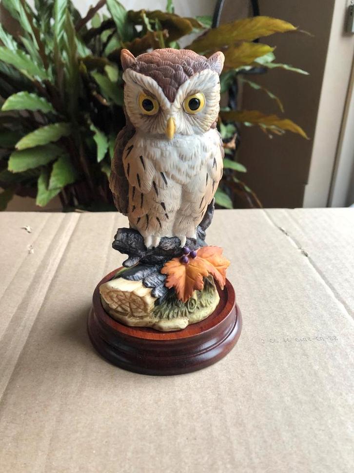 Mooie UIL beeld in 3D. 17 cm. hoog. Akita Owl. Porcelain., Verzamelen, Dierenverzamelingen, Gebruikt, Beeldje of Figuurtje, Vogel