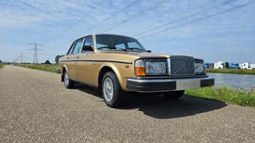 Volvo 264 GLE - 1979 - 117.819km - Nieuwstaat - Alle boekjes beschikbaar voor biedingen