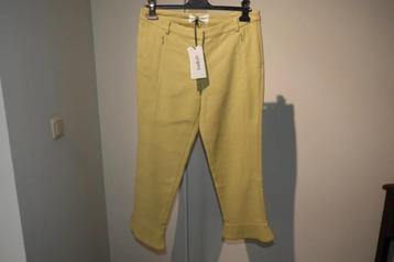broek geel tint onderkant uitlopend Nieuw Nieuw 2/M beschikbaar voor biedingen