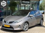 Toyota Auris 1.8 Aut Hybrid Panoramadak|Navi|Dealer Onderhou, Stof, Gebruikt, Zwart, 4 cilinders