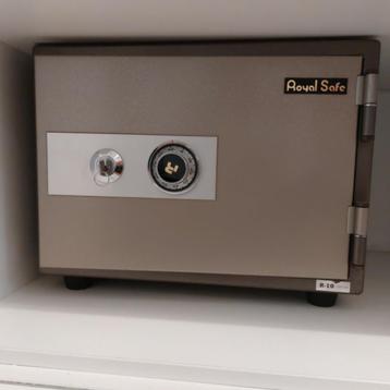 Brandkast-Kluis , Royal Safe R10, brandwerend, vrijwel nieuw beschikbaar voor biedingen