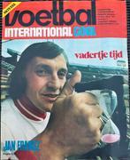 Voetbal International (VI) uit 1974 - Negende jaargang, Ophalen of Verzenden, Gelezen, Sport en Vrije tijd