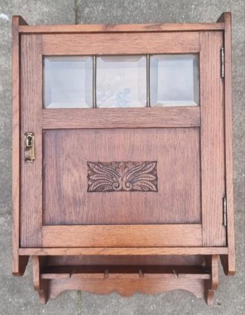 Art deco, 40er jaren eikenhouten wantkastje keukenkastje beschikbaar voor biedingen
