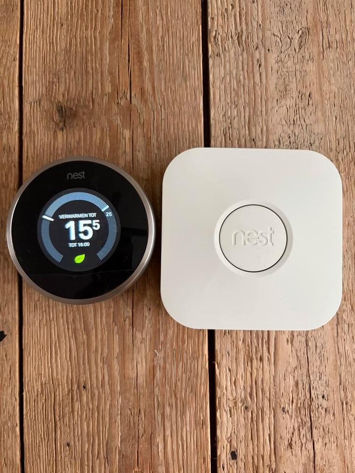 Nest Thermostaat - Slimme Verwarming, Doe-het-zelf en Verbouw, Thermostaten, Zo goed als nieuw, Slimme thermostaat, Ophalen of Verzenden