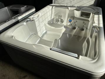 Nette Caldera Kauai 3 persoons top jacuzzi beschikbaar voor biedingen
