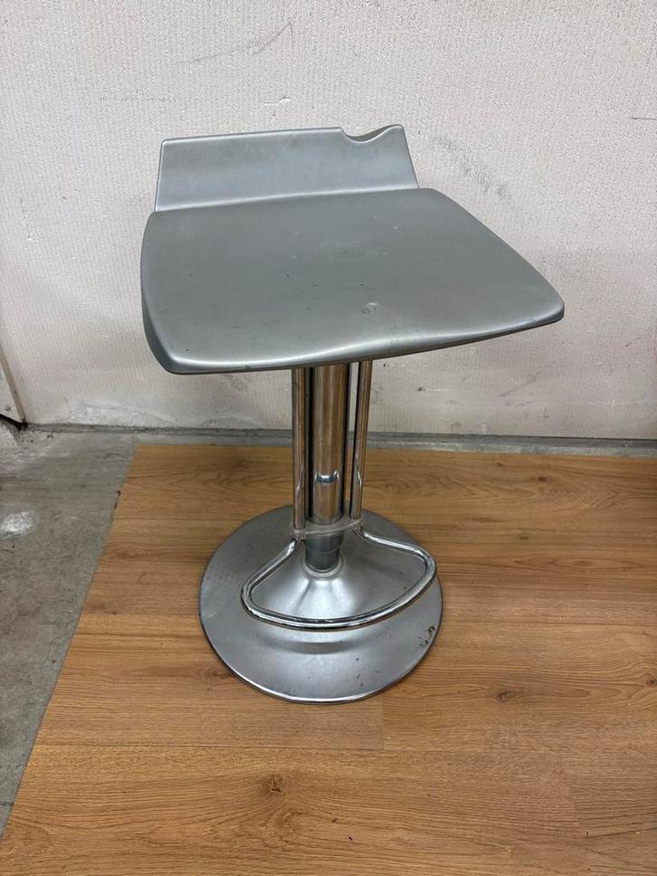 Stijlvolle barkruk - Chroom & Kunststof, Huis en Inrichting, Barkrukken, Gebruikt, 60 tot 90 cm, Kunststof, 1 kruk, In hoogte verstelbaar