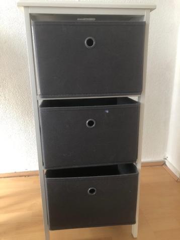 Ladekast (cabinet with foldable fabric drawers) beschikbaar voor biedingen