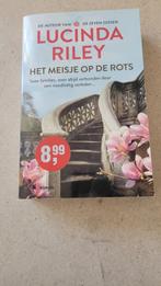 Lucinda Riley - Het meisje op de rotsen, Lucinda Riley, Ophalen of Verzenden, Zo goed als nieuw, Nederland