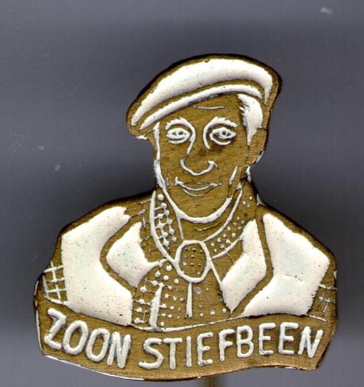 Zoon Stiefbeen oranje op koper tv serie speldje ( S_212 ), Verzamelen, Speldjes, Pins en Buttons, Nieuw, Speldje of Pin, Figuurtje