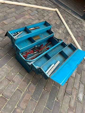 Gereedschap kist beschikbaar voor biedingen