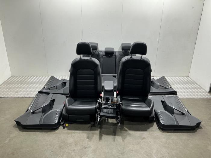 Bekleding Set (compleet) van een Volkswagen Golf (Golf 12-), Auto-onderdelen, Interieur en Bekleding, Volkswagen, Gebruikt, 12 maanden garantie