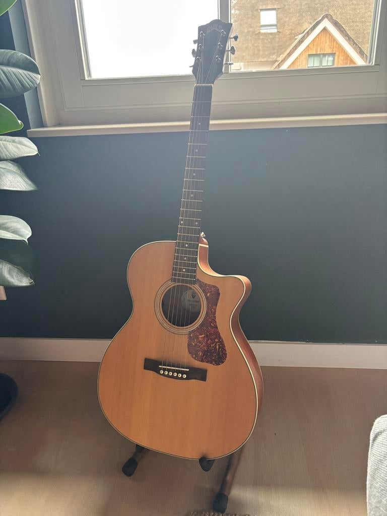 Guild OM-240CE - nieuwstaat, Muziek en Instrumenten, Ophalen of Verzenden, Zo goed als nieuw, Western- of Steelstringgitaar