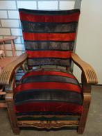 Antieke fauteuil met gestreepte bekleding, Ophalen