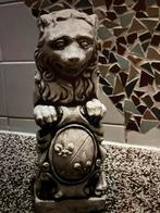 Stenen Leeuwtje - Tuinbeeld, Tuin en Terras, Tuinbeelden, Ophalen of Verzenden, Gebruikt, Steen, Dierenbeeld