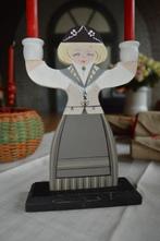 Zweedse houten klederdrachtkandelaar voor 2 kaarsjes, Ophalen of Verzenden, Zo goed als nieuw