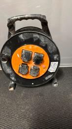 Ribuuste kabelhaspel 25 m1 3x2,5 Qwattpro, Doe-het-zelf en Verbouw, Elektra en Kabels, Ophalen of Verzenden, Zo goed als nieuw