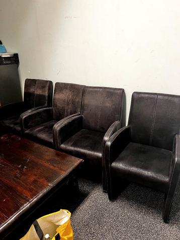 Set van 8 eetkamerstoelen beschikbaar voor biedingen