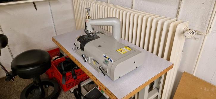 Global schalmachine SK111, Hobby en Vrije tijd, Naaimachines en Toebehoren, Naaimachine, Overige merken, Ophalen
