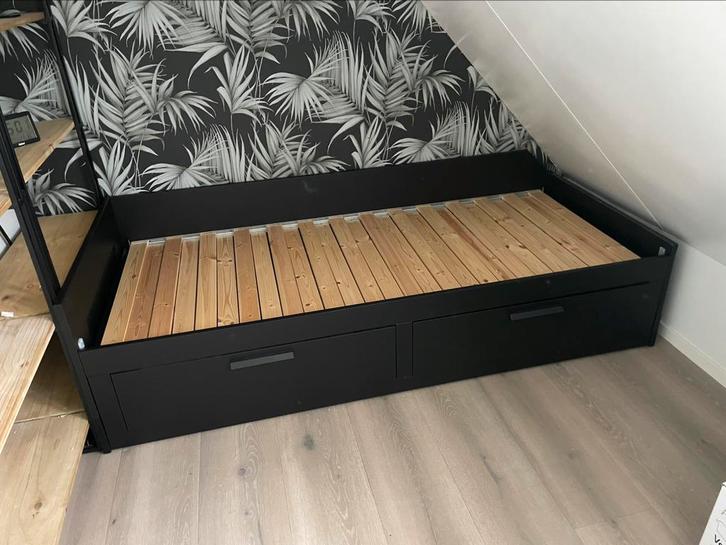 Ikea Brimnes uitschuifbaar bed zwart, Huis en Inrichting, Slaapkamer | Bedden, Zo goed als nieuw, Tweepersoons, 80 cm, Hout, Zwart
