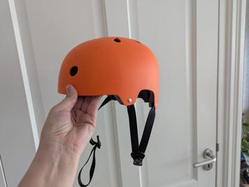 Oranje fietshelm voor kinderen beschikbaar voor biedingen