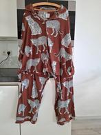 Nieuwe pyjama Chelsea Peers, maat 56. Heerlijke stof, Chelsea Peers, Overige typen, Bruin, Nieuw