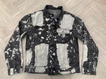 Zwarte met witte gevlekte jeans jacket maat M! beschikbaar voor biedingen