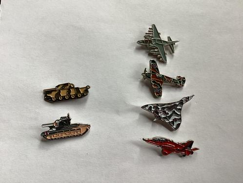 Britse WOII vliegtuig tank badge pin speld RAF, Verzamelen, Speldjes, Pins en Buttons, Nieuw, Speldje of Pin, Transport, Verzenden