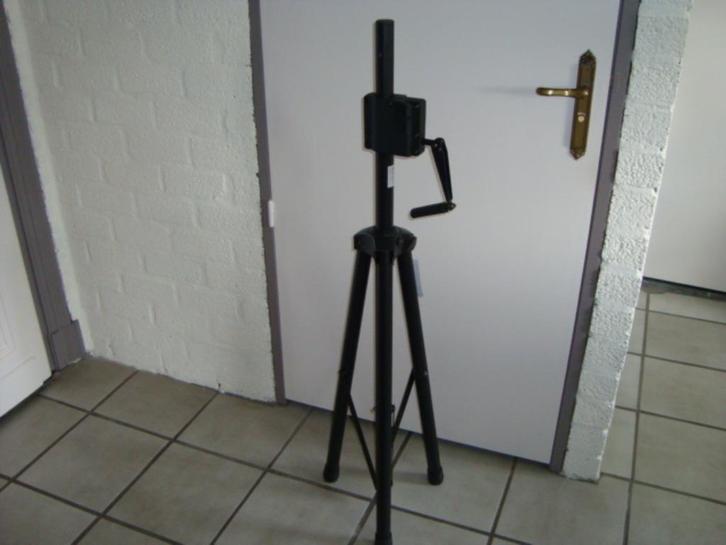 Omnitronic STS-1 wind-up statief (nieuw, 20221918), Muziek en Instrumenten, Standaards, Nieuw, Muziekstandaard, Speaker, Ophalen of Verzenden