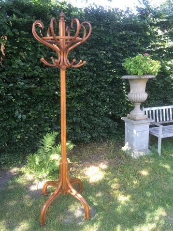 Grote antieke bentwood kapstok Thonet stijl  beschikbaar voor biedingen