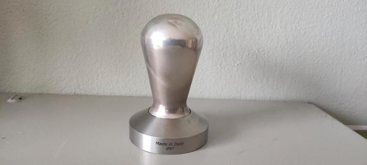 Koffietamper / koffie espresso tamper 57 mm 5,7 cm rvs, Witgoed en Apparatuur, Koffiemachine-accessoires, Gebruikt, Ophalen of Verzenden