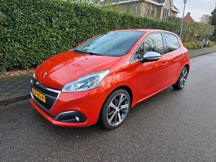 Peugeot 208 Allure 1.2 110pk PDC V+A, Apple/Android, Climate, Auto's, Peugeot, Particulier, ABS, Airbags, Airconditioning, Alarm