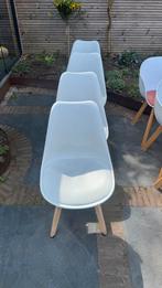 4 eettafel stoelen (eventueel 8), Ophalen, 50 tot 100 cm, Zo goed als nieuw, Vijf personen of meer