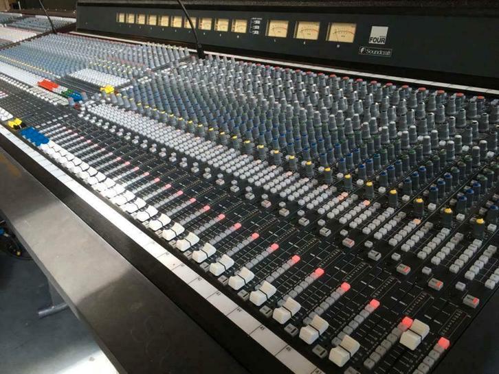 Soundcraft series FOUR 48ch mono mengtafel, Muziek en Instrumenten, Mengpanelen, Gebruikt, 20 kanalen of meer, Microfooningang