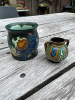 Twee Plateel Vaasjes: Amphora & Gouda, Antiek en Kunst, Antiek | Keramiek en Aardewerk, Ophalen of Verzenden
