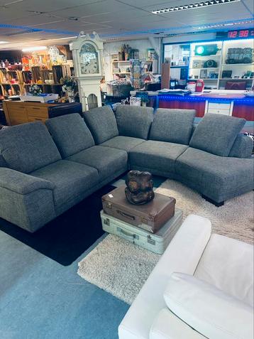Hoekbank grijs 260x260cm beschikbaar voor biedingen