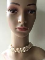 Ketting van Kauri Schelpen ( in Hilversum ), Ophalen of Verzenden