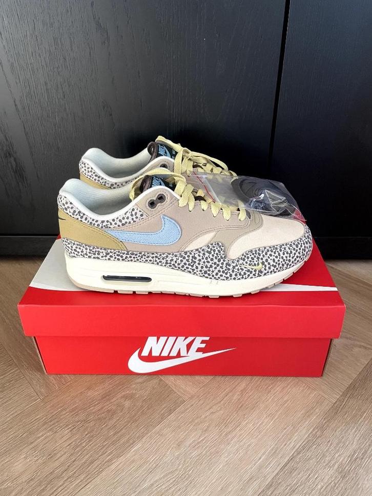 Nike Air Max 1 Safari Cobblestone | 42 | DS, Kleding | Heren, Schoenen, Nieuw, Sneakers of Gympen, Overige kleuren, Ophalen of Verzenden