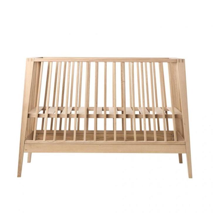 Leander Linea Baby Bed in eiken (oak) – zeer goede staat, Kinderen en Baby's, Babywiegjes en Ledikanten, Zo goed als nieuw, Ledikant