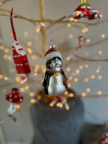 Prachtige pinguïn kerstbal  beschikbaar voor biedingen