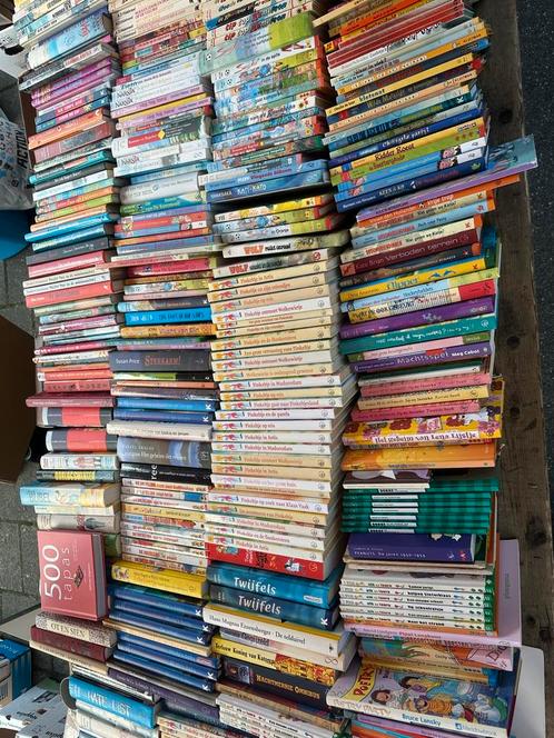 Partij boeken 1000+, Boeken, Partijen en Verzamelingen, Zo goed als nieuw, Ophalen