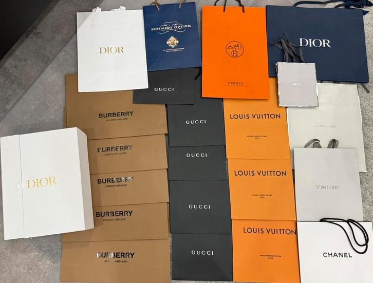 Merk luxe designer tasjes lv dior gucci burberry, Sieraden, Tassen en Uiterlijk, Tassen | Damestassen, Zo goed als nieuw, Handtas